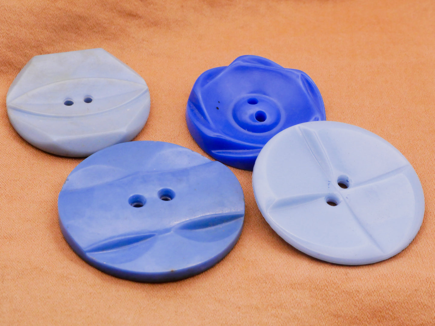 Blue Shades Vintage Plastic Set of Four Buttons 28-34mm