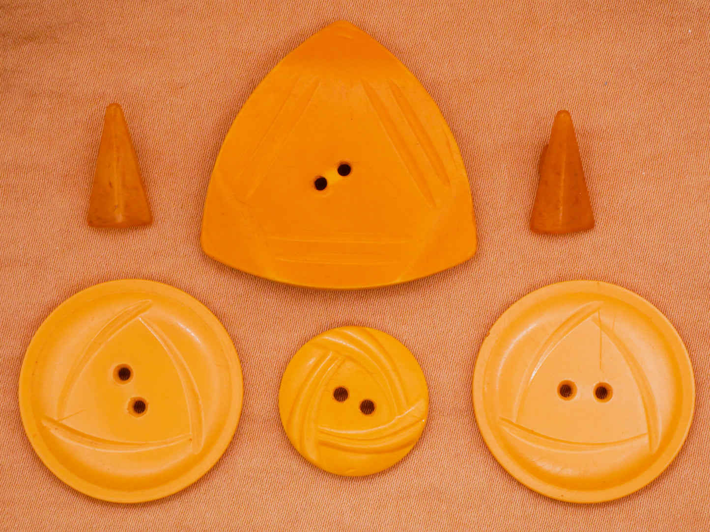 Triangle Design Butterscotch Bakelite Early Plastic Vintage Button Various 8-35mm