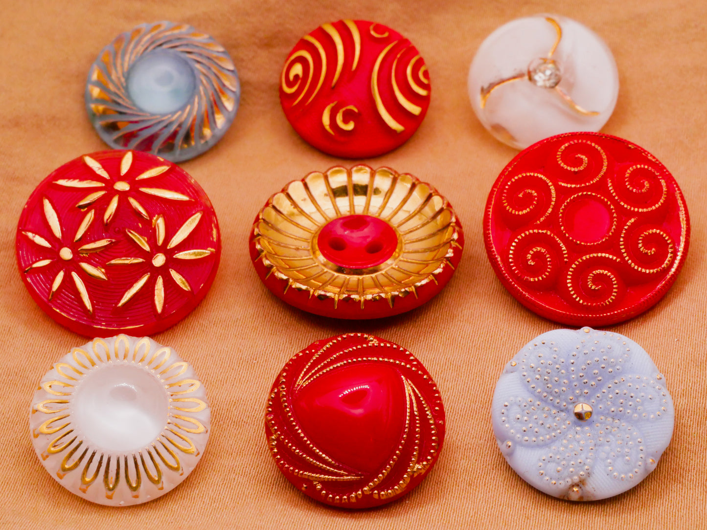 Firework Look Red White or Blue Vintage Glass Button Various 18-23mm