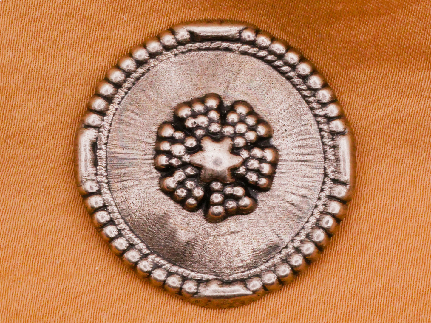 Star Center Shield Look Silver Metal Button 30mm