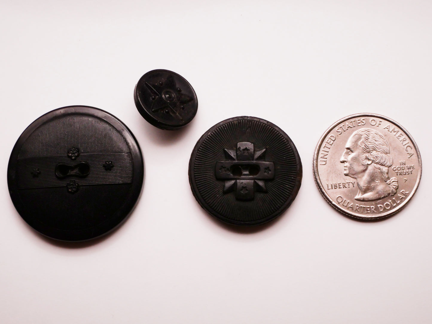 Star Design Antique Rubber or Composition Early Plastic Button Various 15-31mm