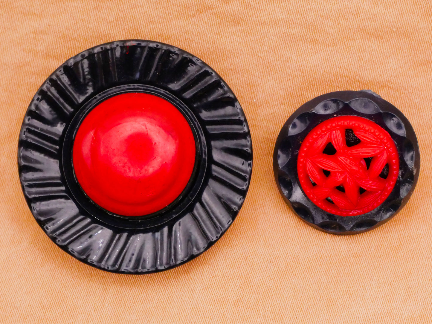 Red Navy Vintage Plastic Button Various 21-33mm