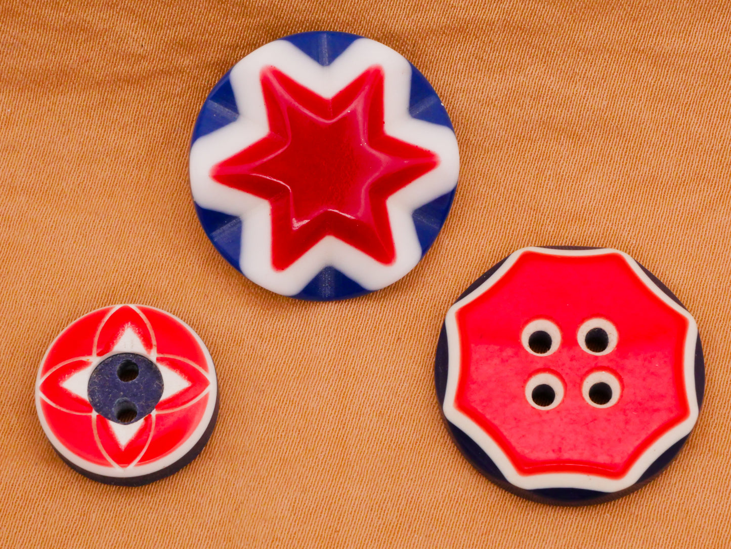 Firework Star Design Red White Blue Laminated Vintage Plastic Button Various 15-23mm