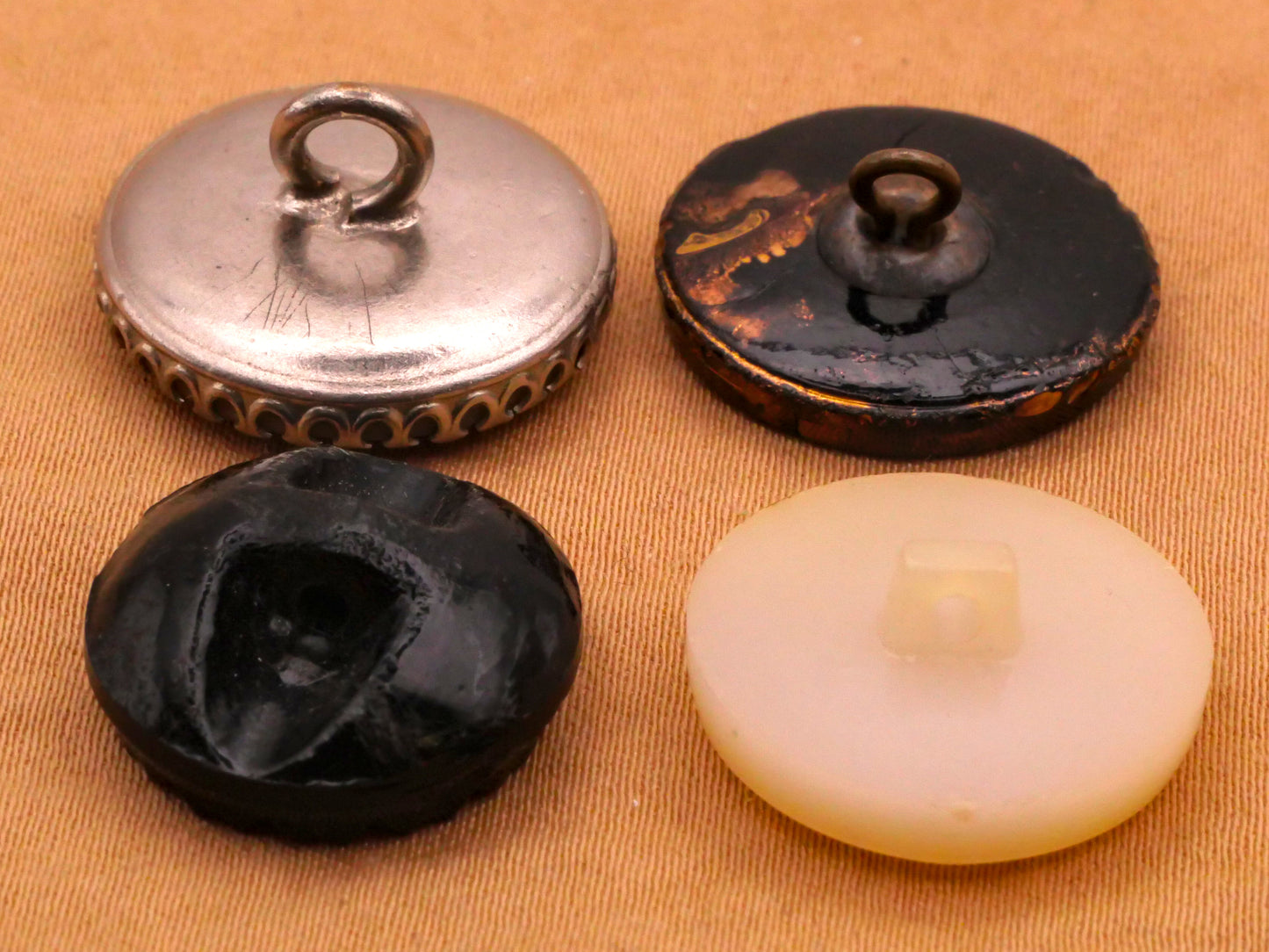 Canine Dog Wolf or Fox Button Various 17-19mm