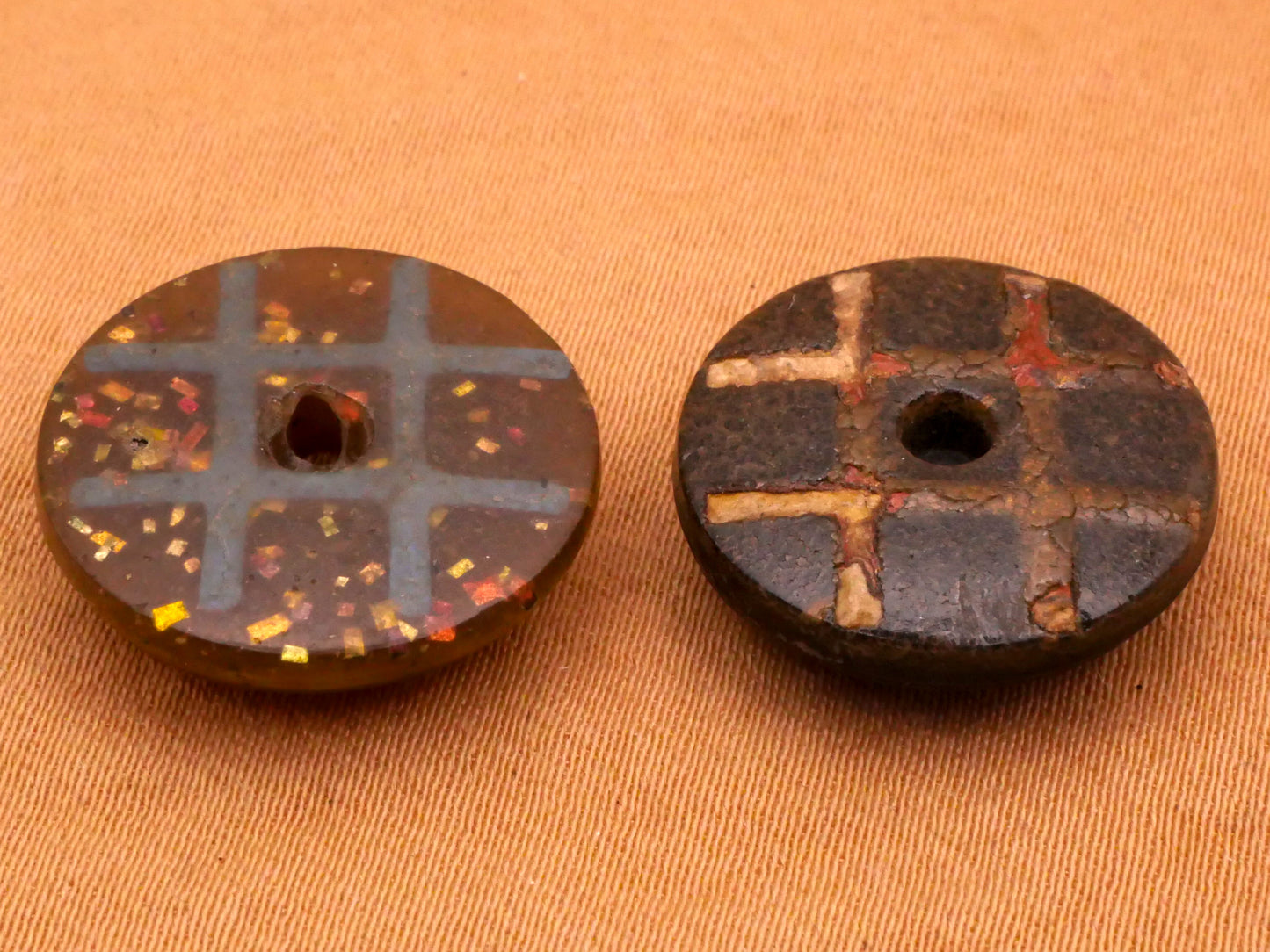 Hashtag Grid Composition Early Plastic Button Various 17-18mm