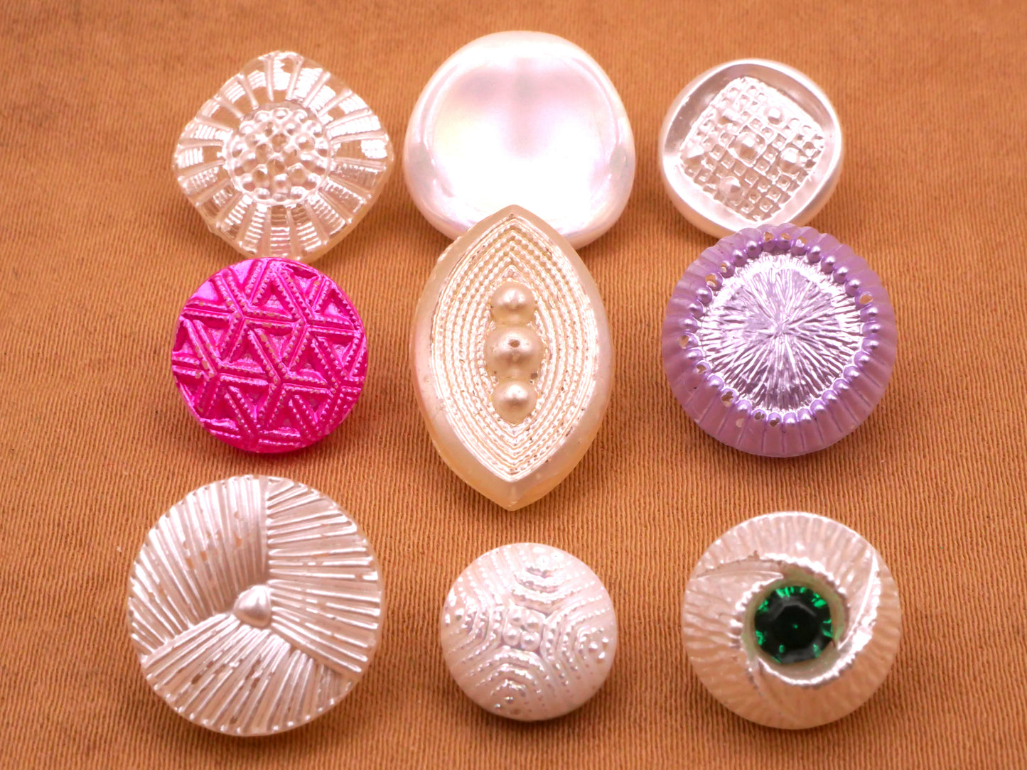 Pearlized Shimmer Vintage Glass Button Various 9-18mm