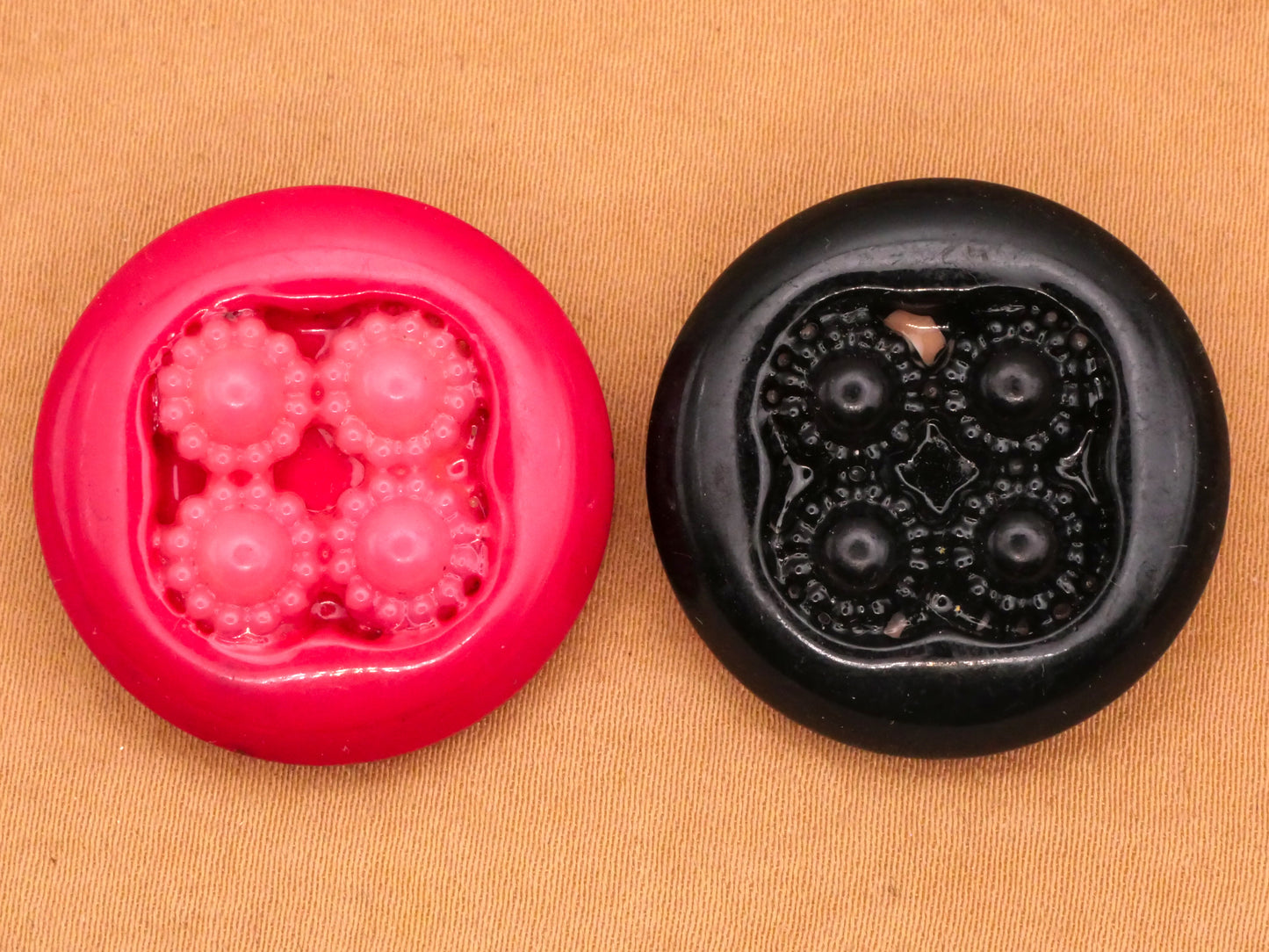 Hot Pink or Black Spoke Flower Center Celluloid Plastic Button Various 27mm