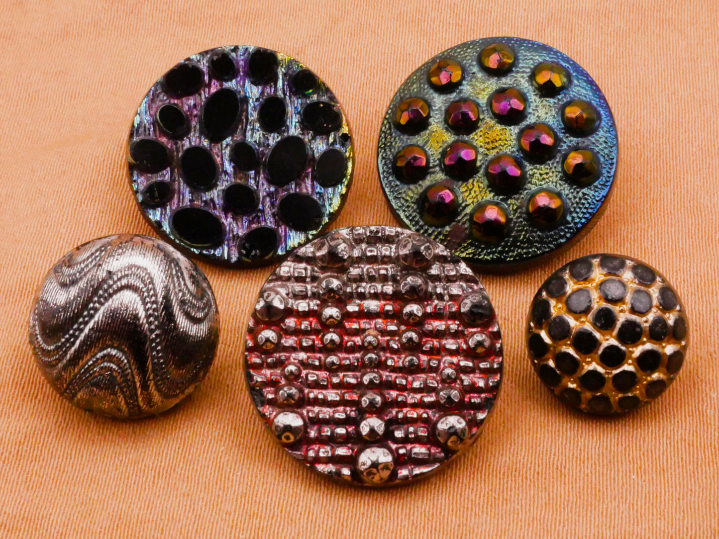 Textures Magnified Luster Black Glass Button Various 11-19mm