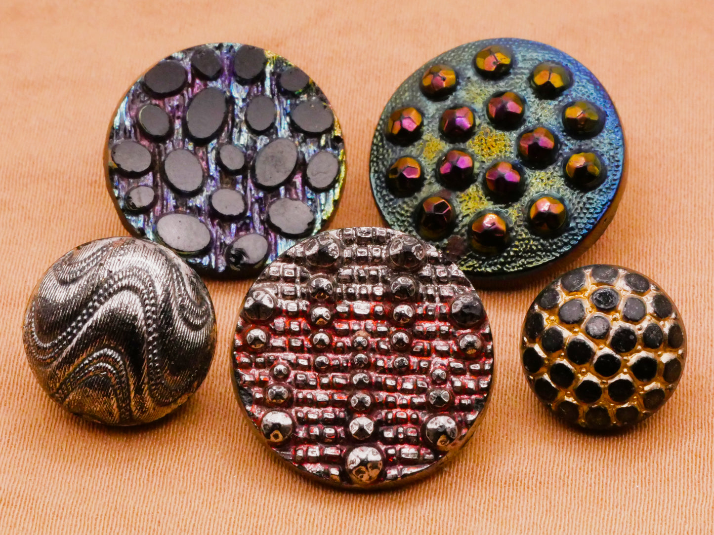 Textures Magnified Luster Black Glass Button Various 11-19mm