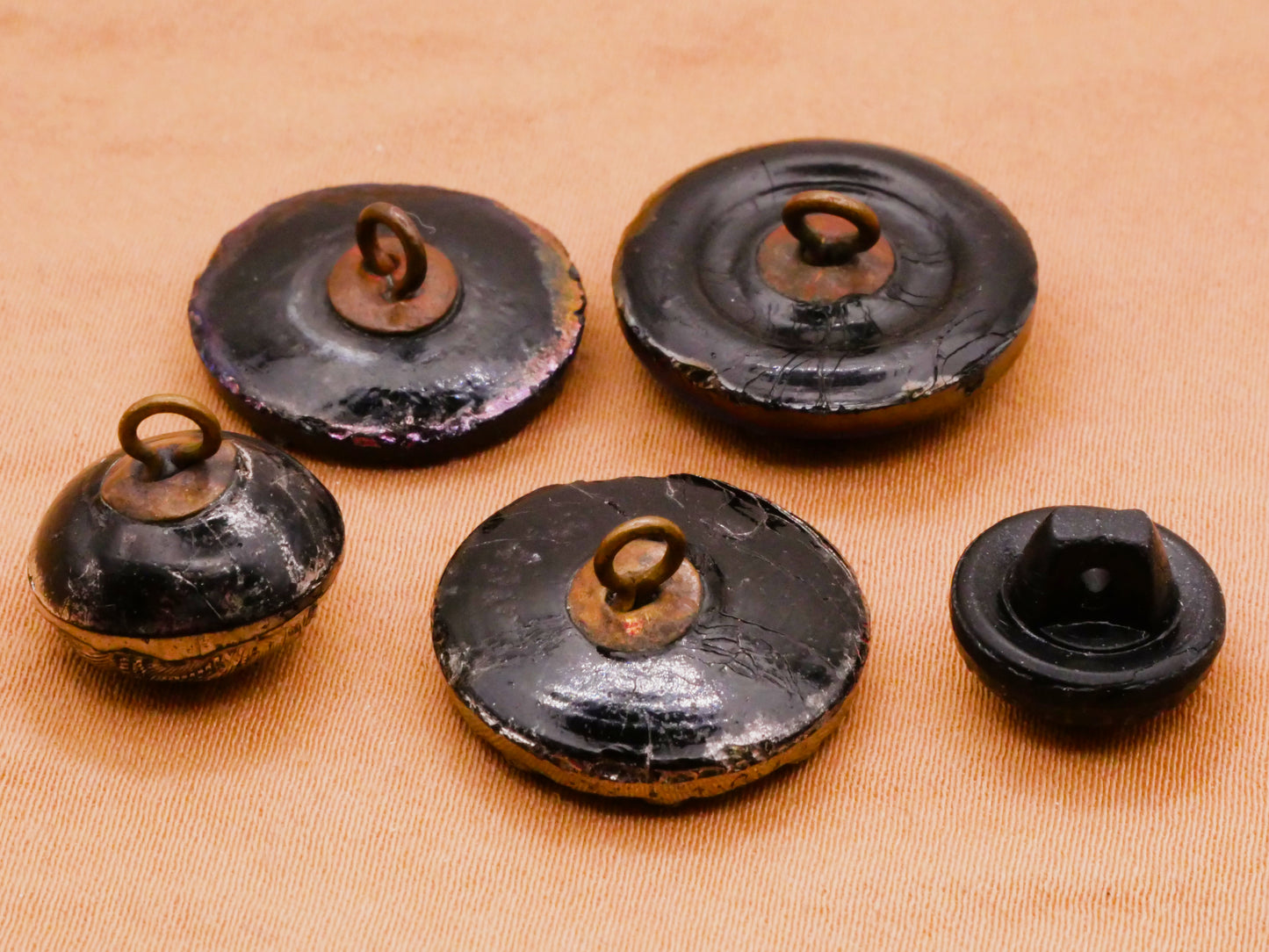Textures Magnified Luster Black Glass Button Various 11-19mm