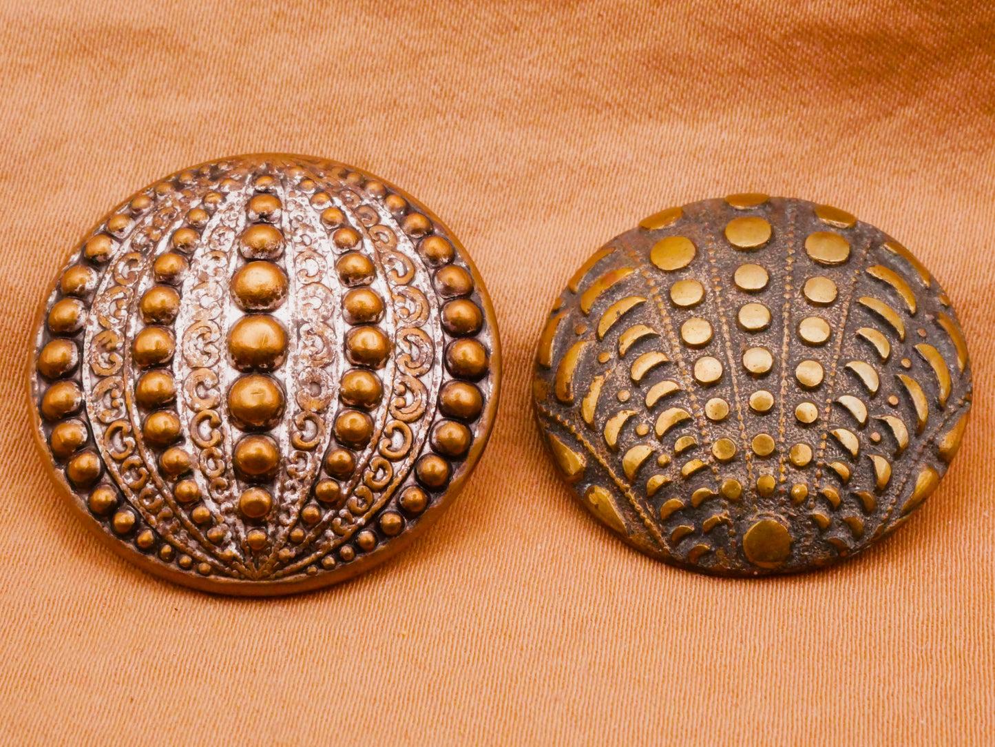 Graduated Dots Rays Lines Victorian Metal Button Various 26-28mm