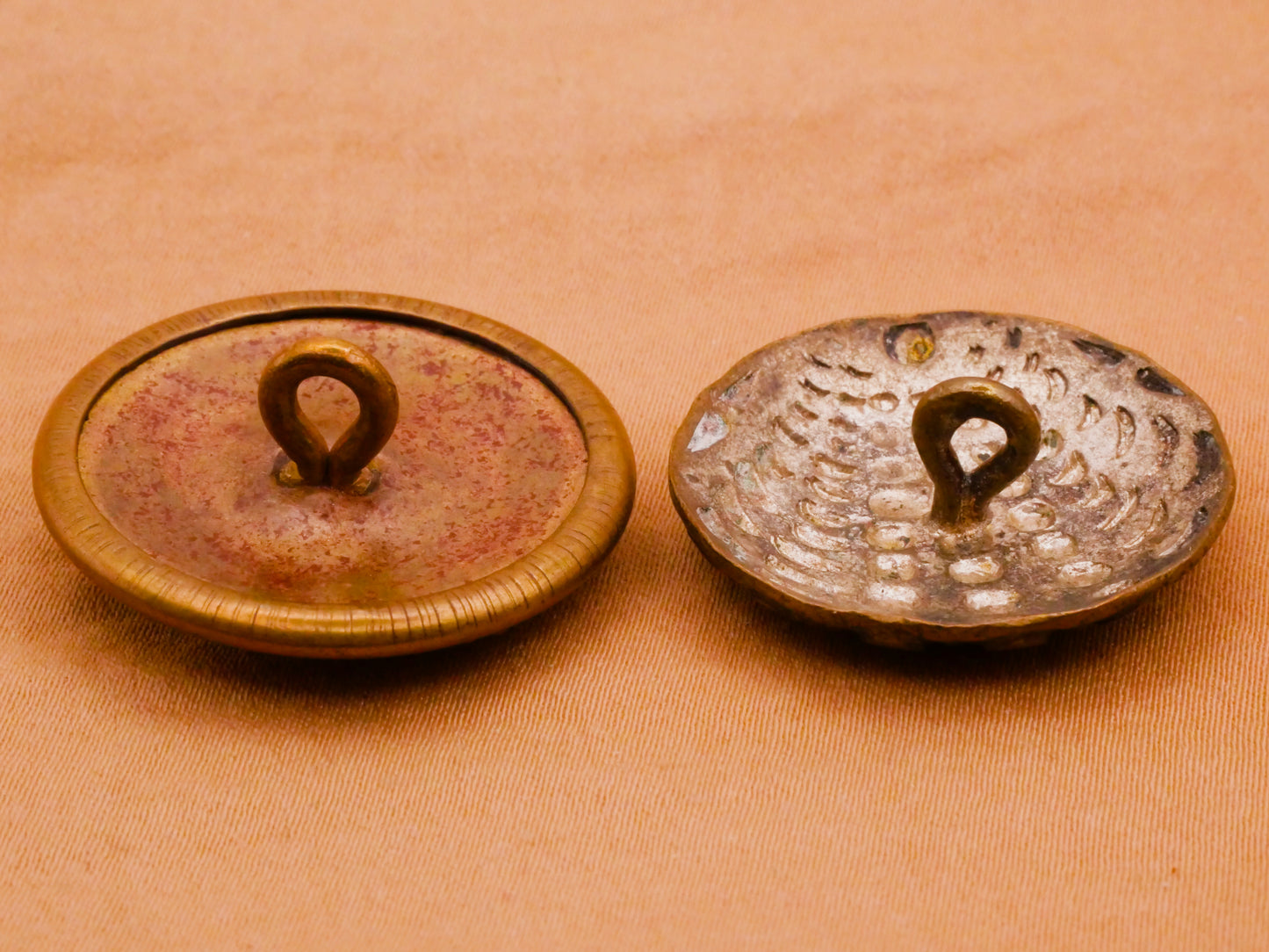 Graduated Dots Rays Lines Victorian Metal Button Various 26-28mm