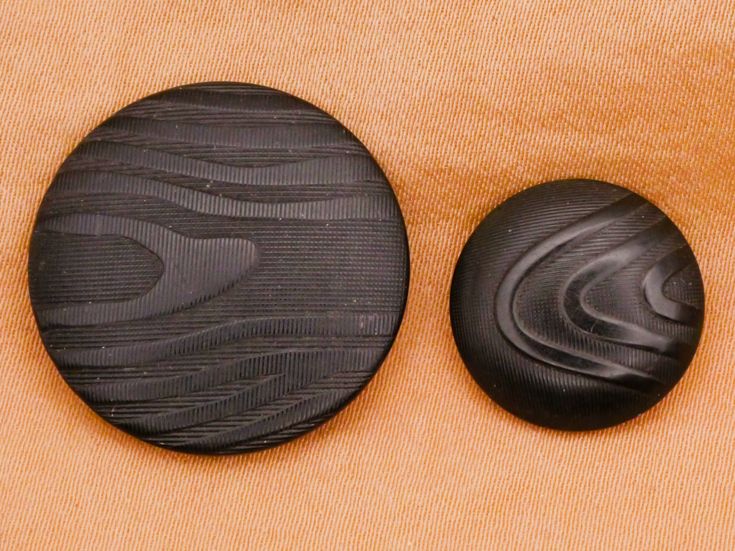 Planet or Woodgrain Look Black Vegetable Ivory Tagua Nut Button Various 15-23mm