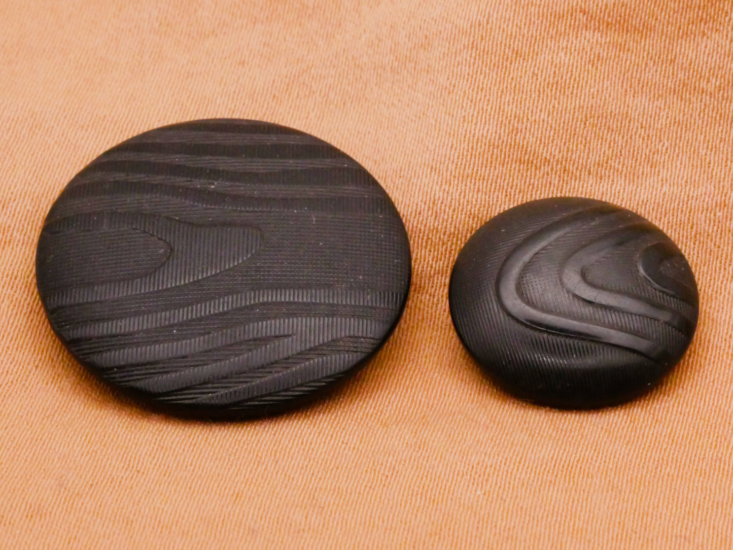 Planet or Woodgrain Look Black Vegetable Ivory Tagua Nut Button Various 15-23mm