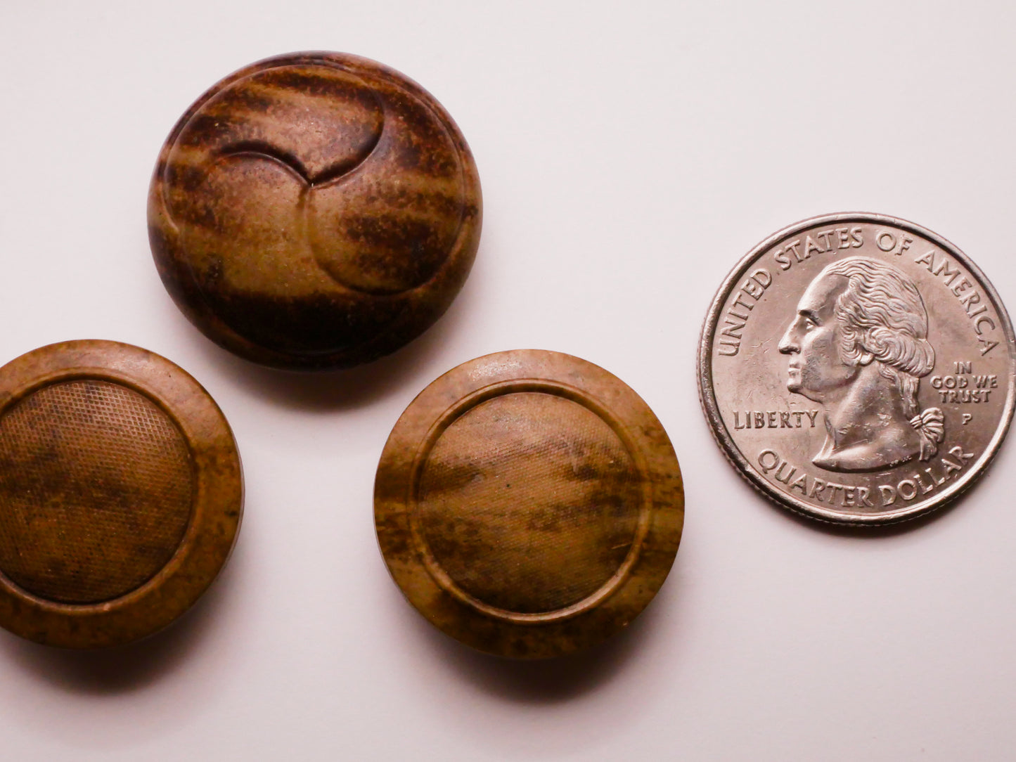 Stone Look Tan Composition Antique Button Various 23-25mm