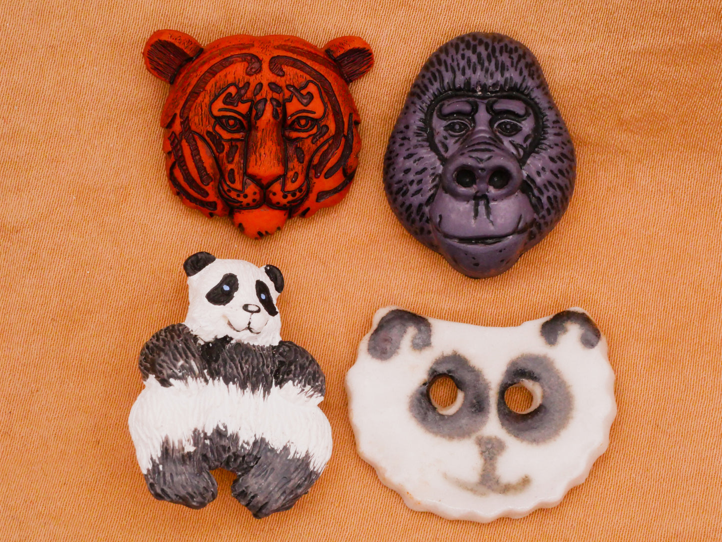Exotic Animal Vintage Button Various 21-28mm