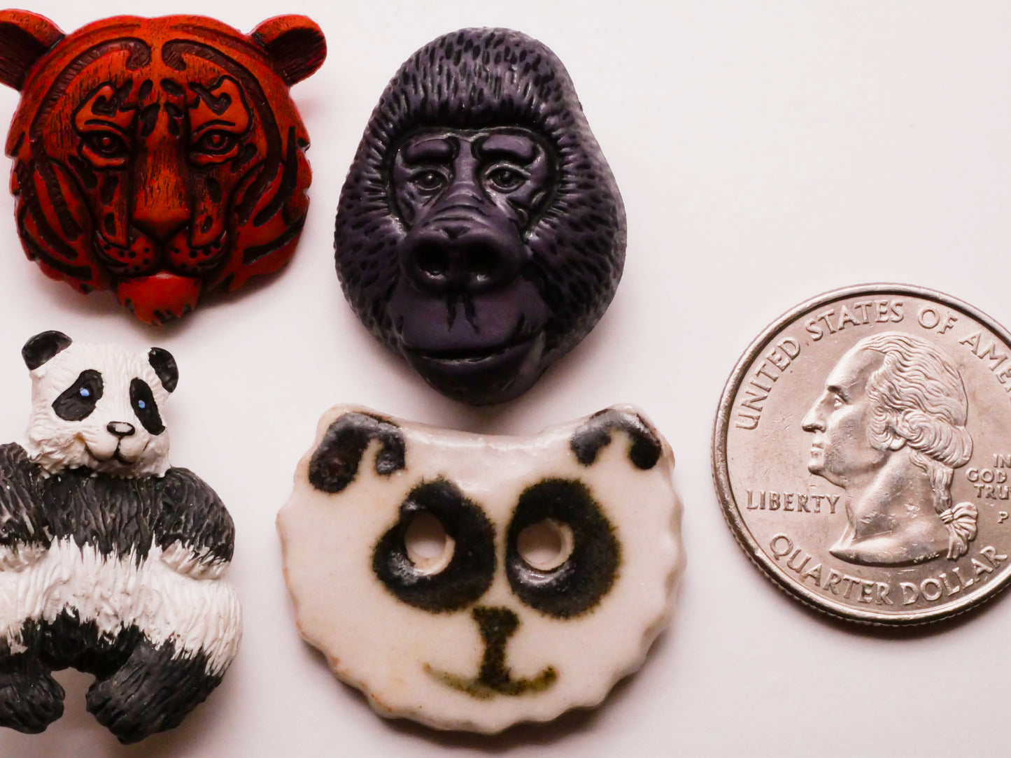 Exotic Animal Vintage Button Various 21-28mm