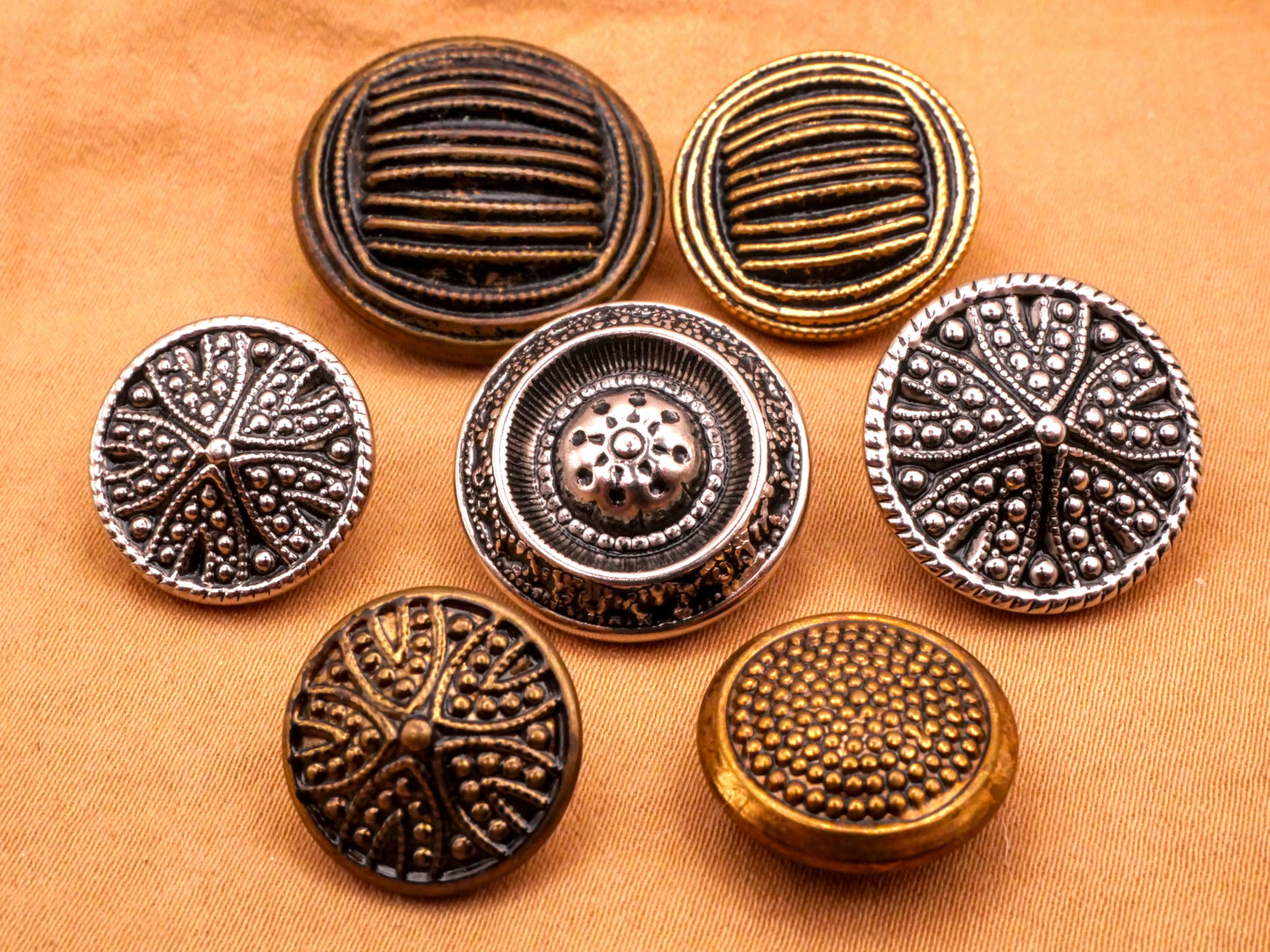 Texture Vintage Metal Button Various 15-22mm