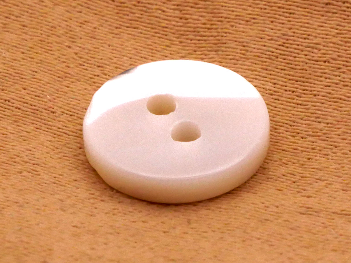 Sun Rays Fan Carved Mother of Pearl Button 10mm