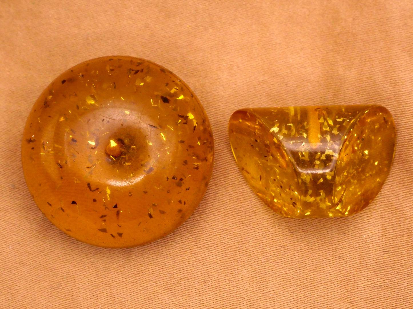 Gold Fleck Glitter Apple Juice Early Plastic Button Various 16-28mm