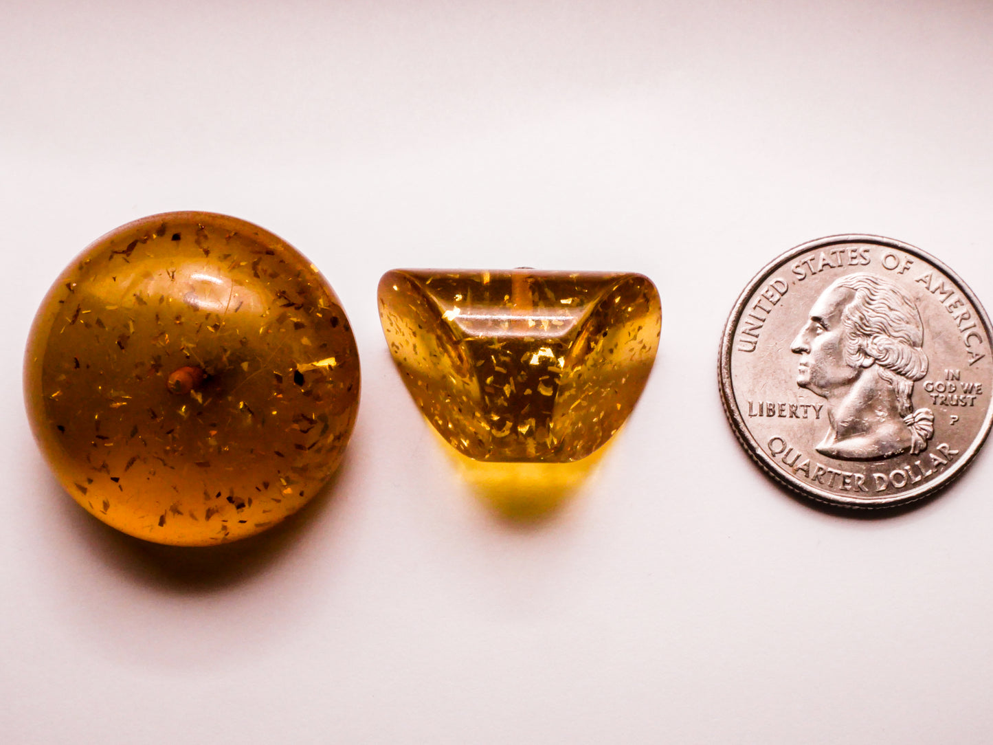 Gold Fleck Glitter Apple Juice Early Plastic Button Various 16-28mm