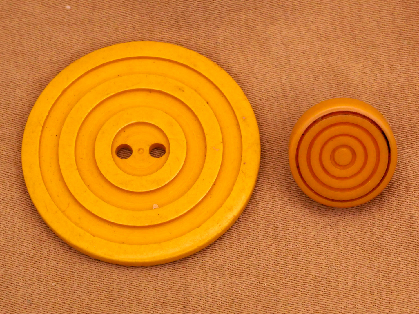 Concentric Circle Butterscotch Bakelite Early Plastic Button Various 12-28mm