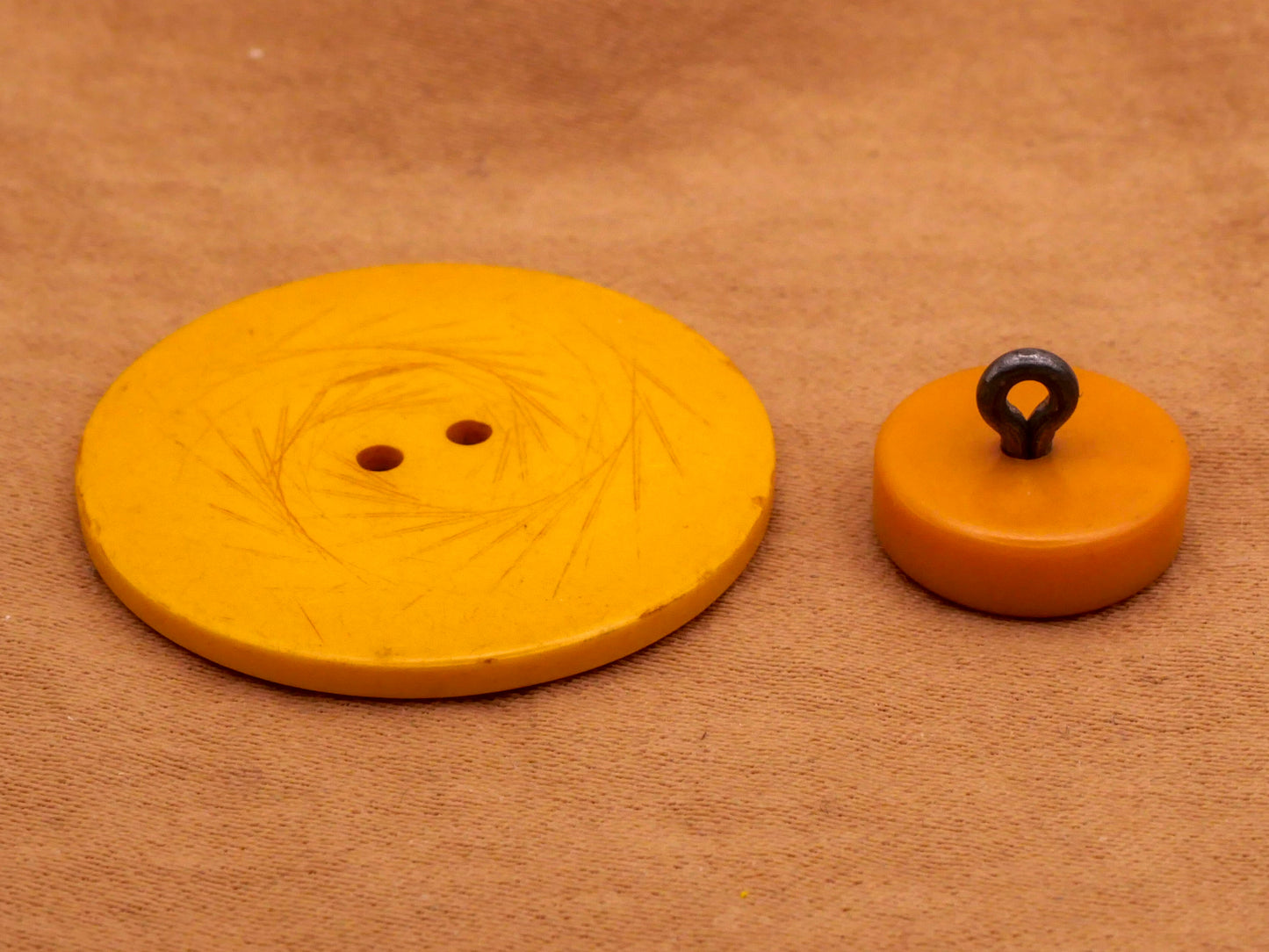 Concentric Circle Butterscotch Bakelite Early Plastic Button Various 12-28mm