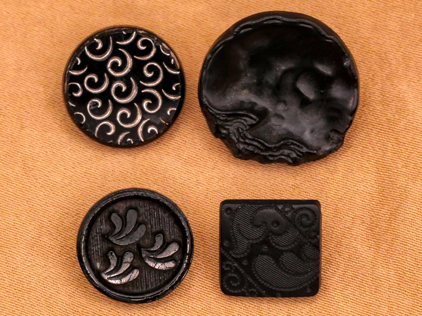 Wave Design Black Glass Button Various 11-17mm