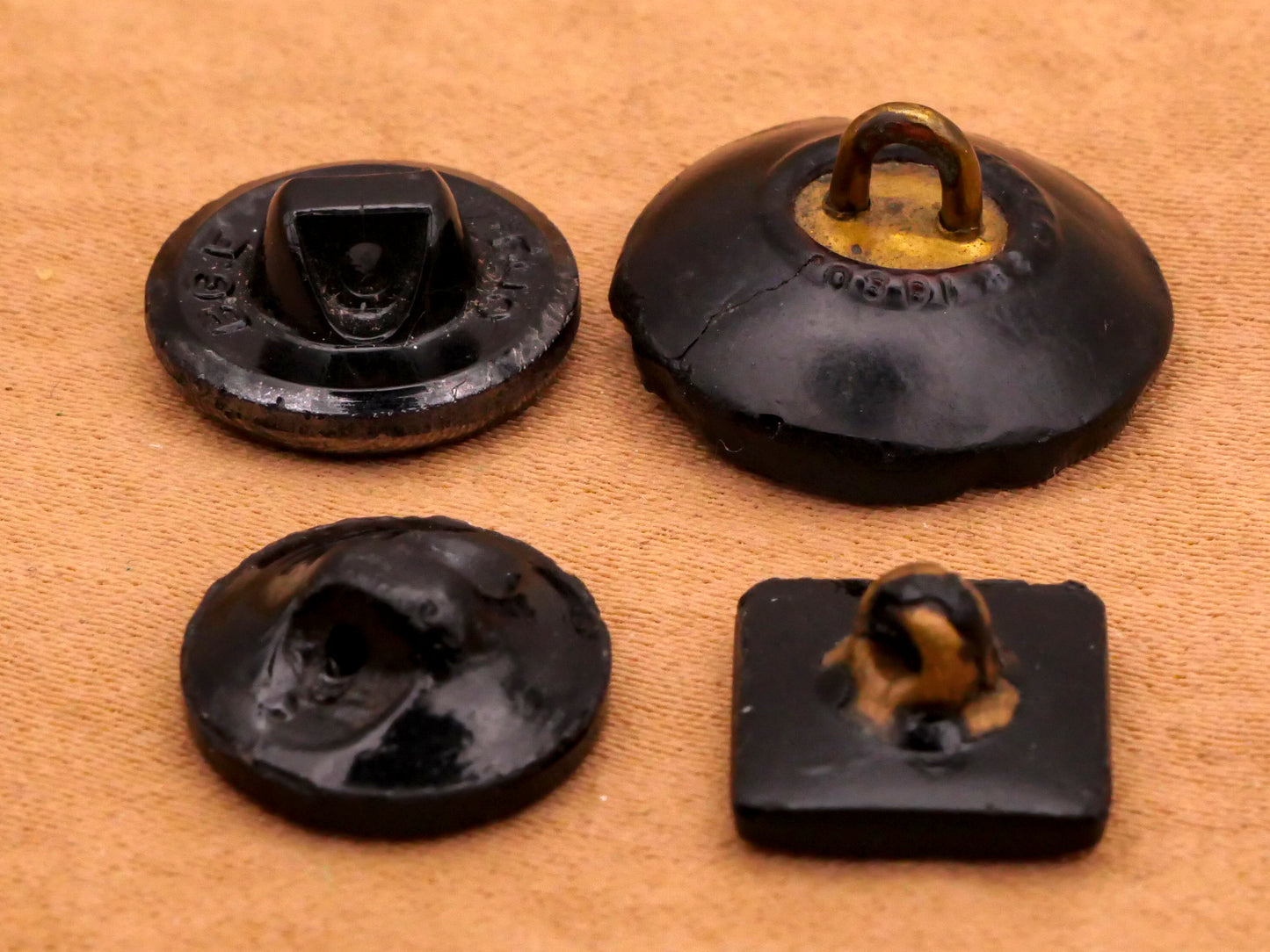 Wave Design Black Glass Button Various 11-17mm