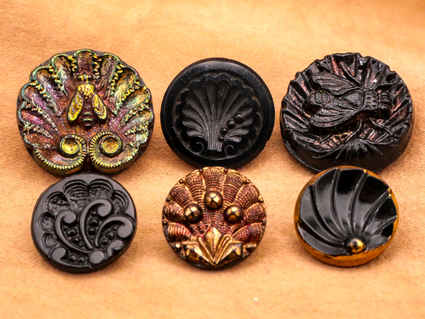 Clamshell Antique Glass Button Various 13-19mm