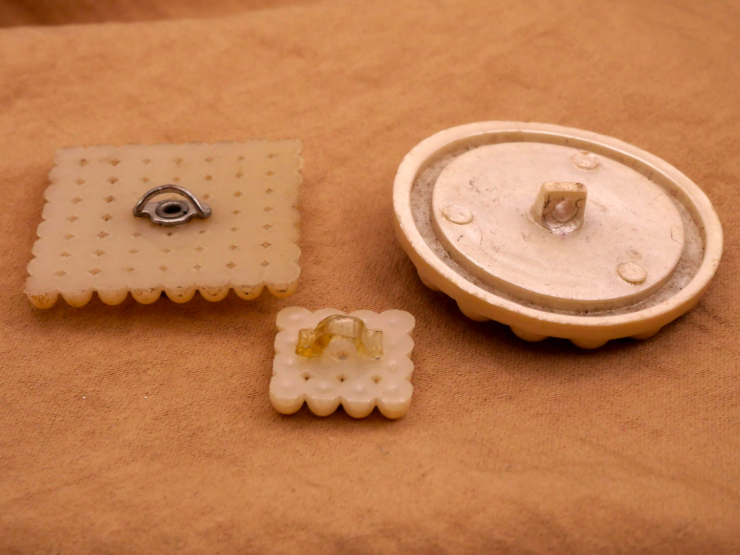Faux Pearl Look Vintage Early Plastic Button Various 13-34mm