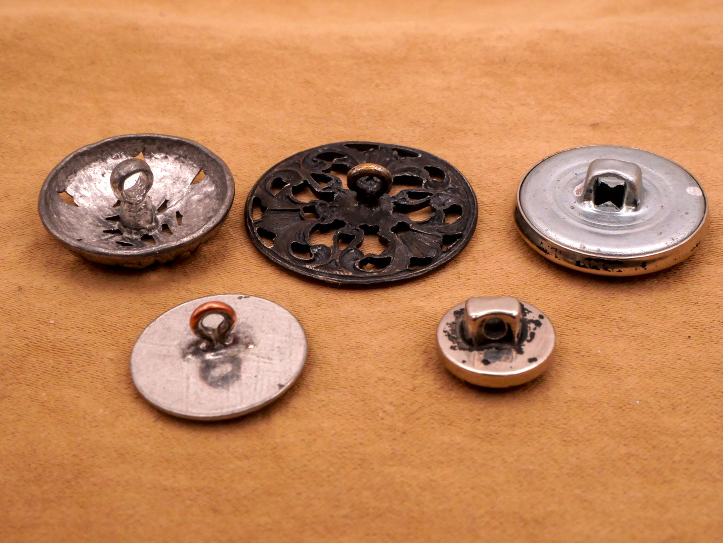 Flower Silver Colored Metal Button Various 10-23mm