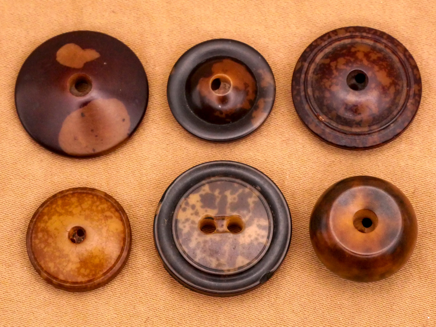 Mottled Vegetable Ivory Tagua Nut Button Various 15-19mm
