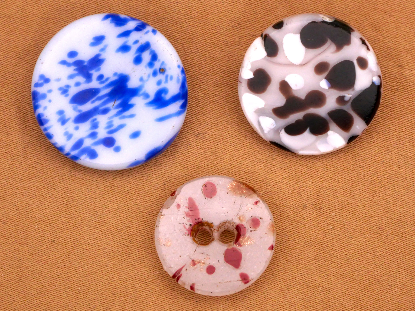 Spotted Speckle Antique Glass Button Various 17-23mm