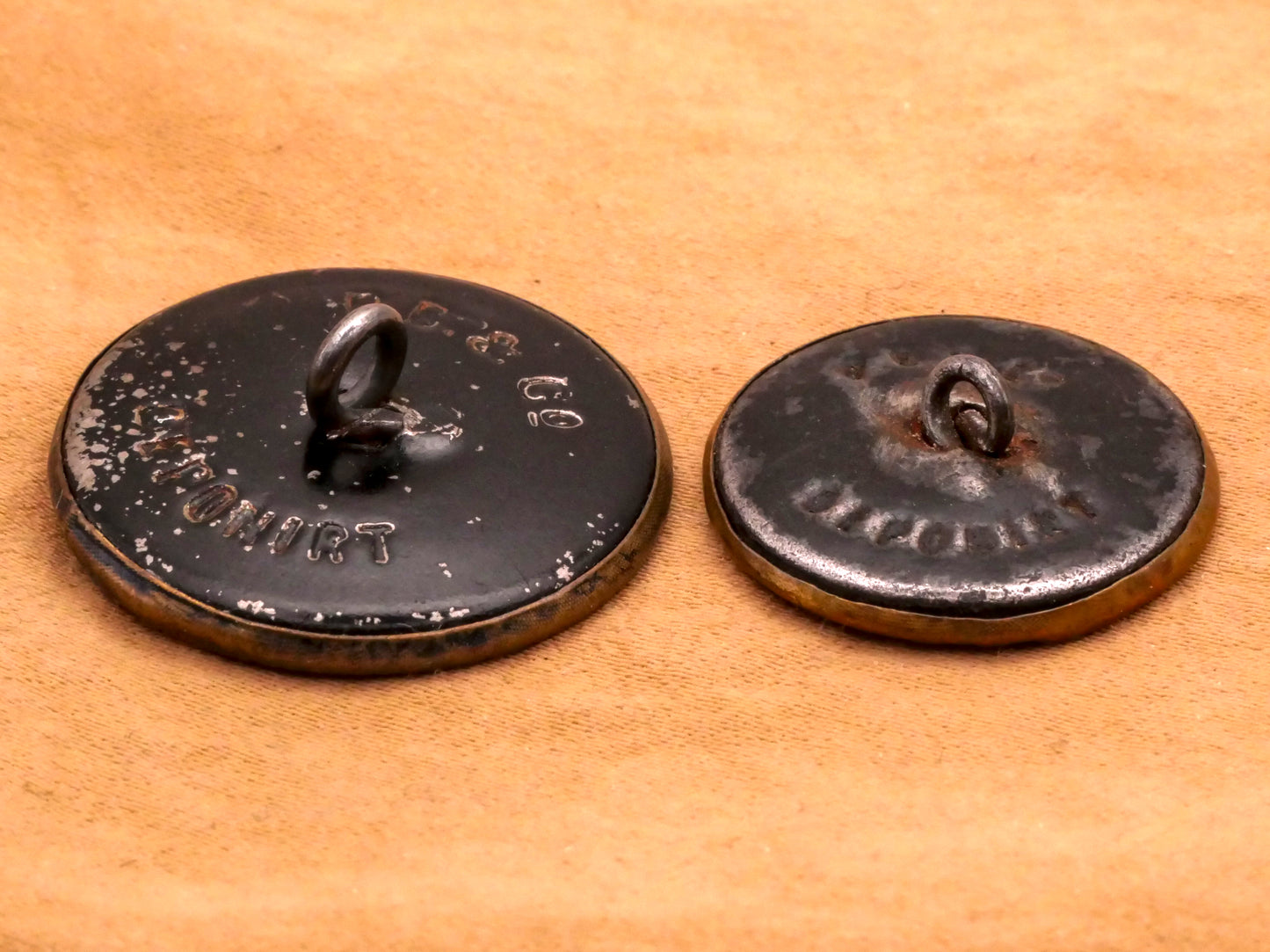 Clamshell Scroll Victorian Metal Button Various 22-27mm