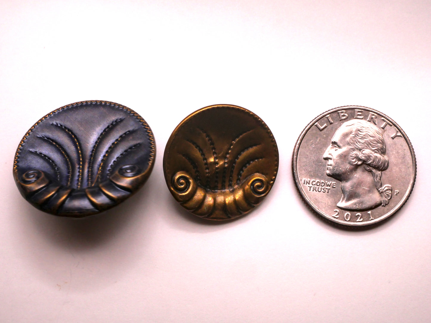 Clamshell Scroll Victorian Metal Button Various 22-27mm