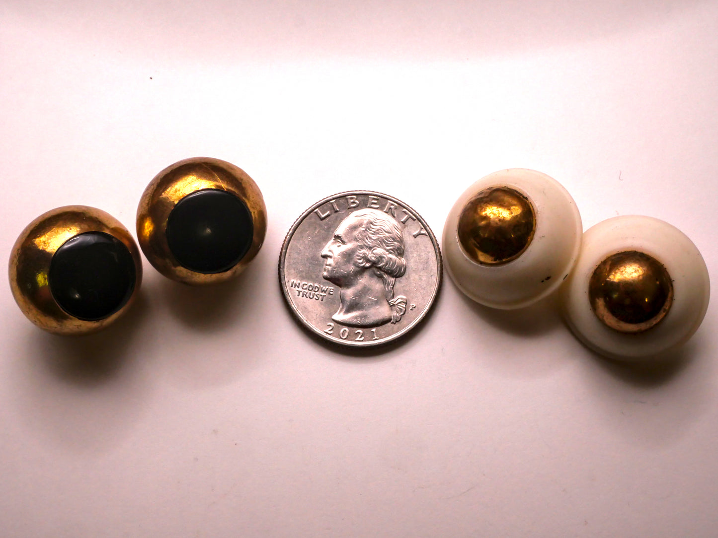 Eye Look Mixed Material Metal Plastic Pair of Buttons Various 19-21mm