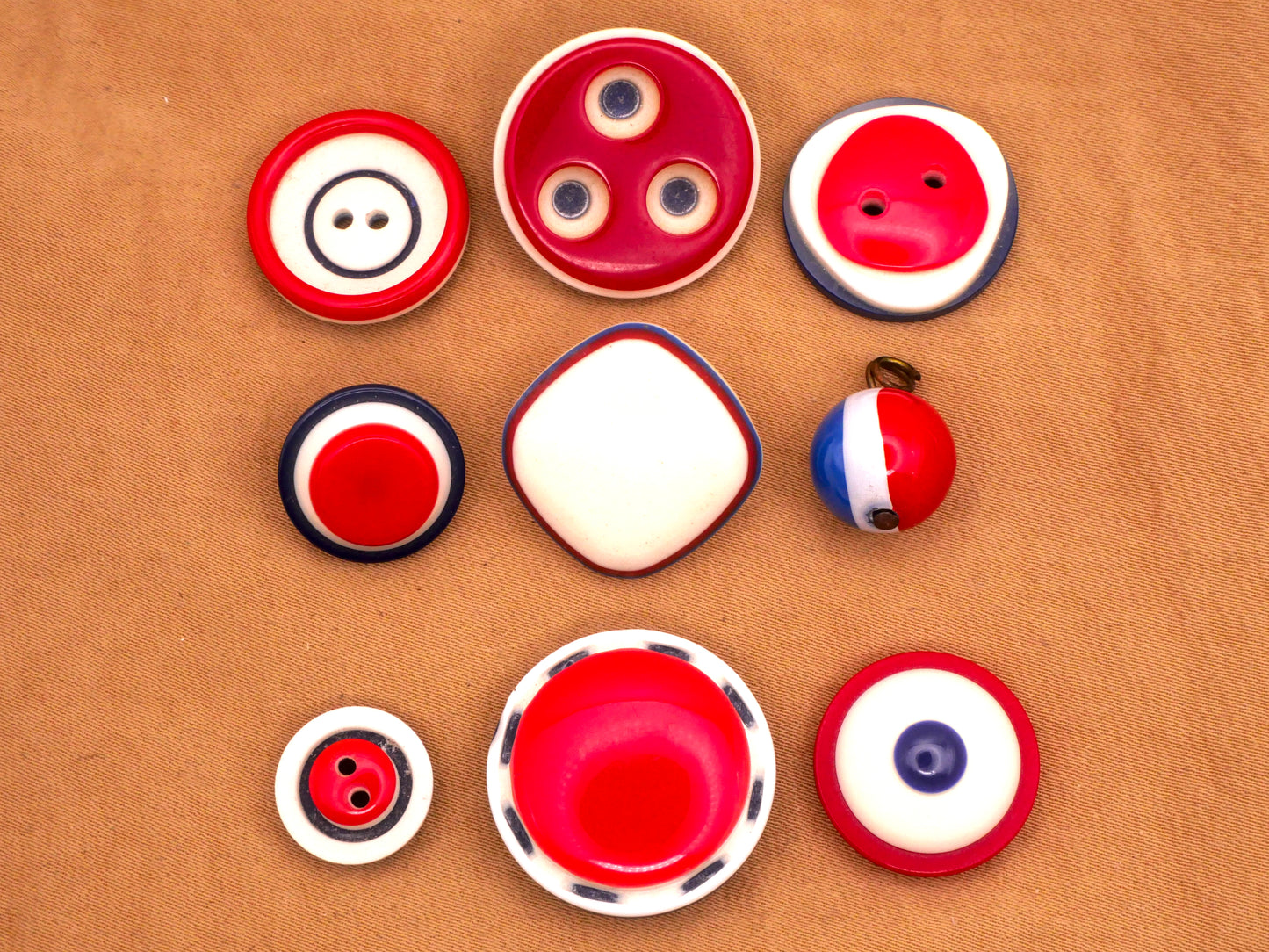 Patriotic Red White Blue Laminated Vintage Plastic Button Various 13-23mm