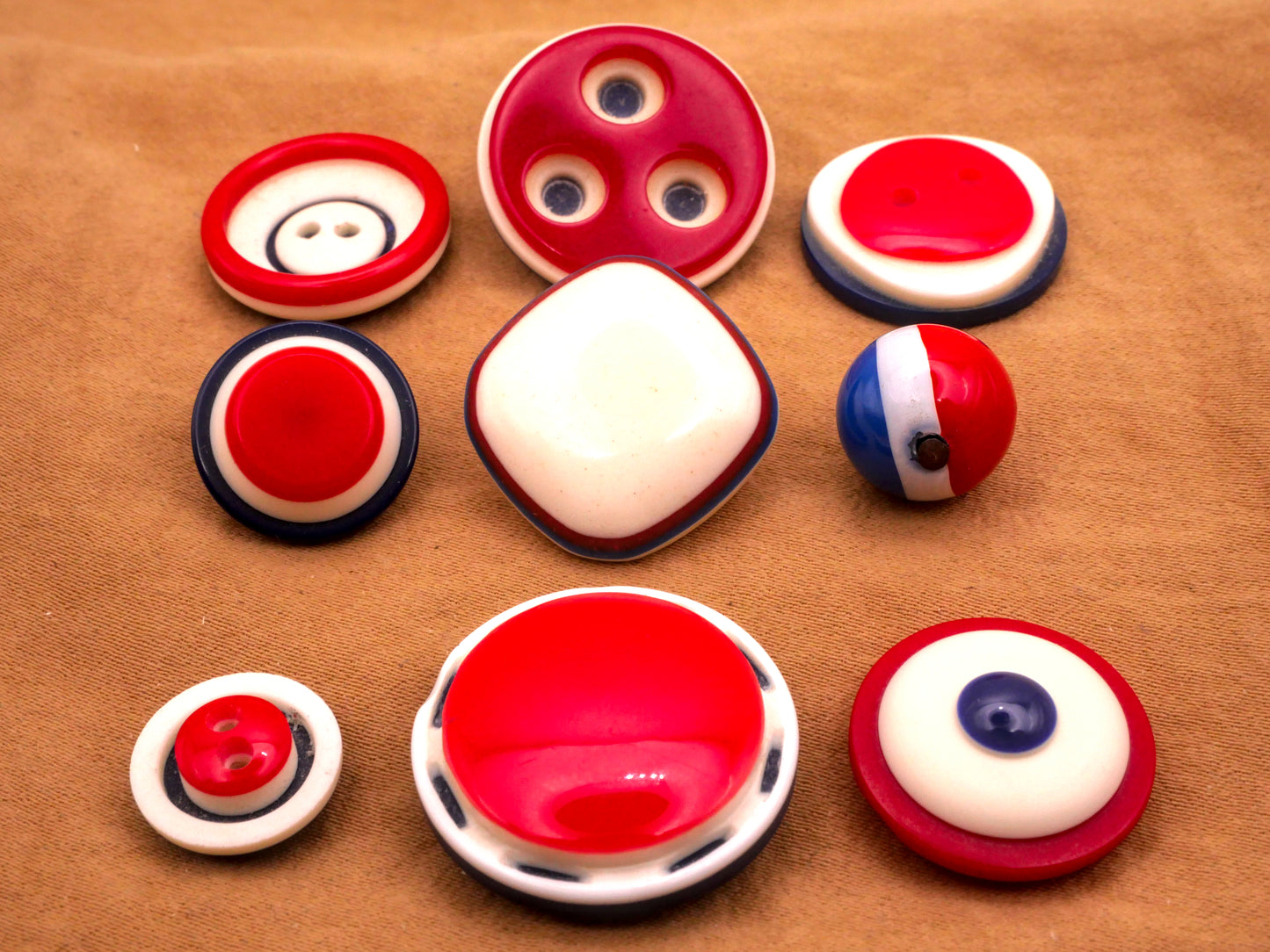 Patriotic Red White Blue Laminated Vintage Plastic Button Various 13-23mm