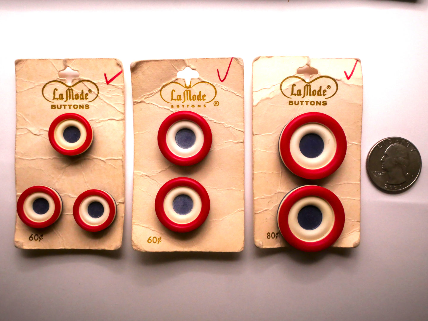 Patriotic Laminated Vintage Plastic Carded Buttons Various 18-28mm