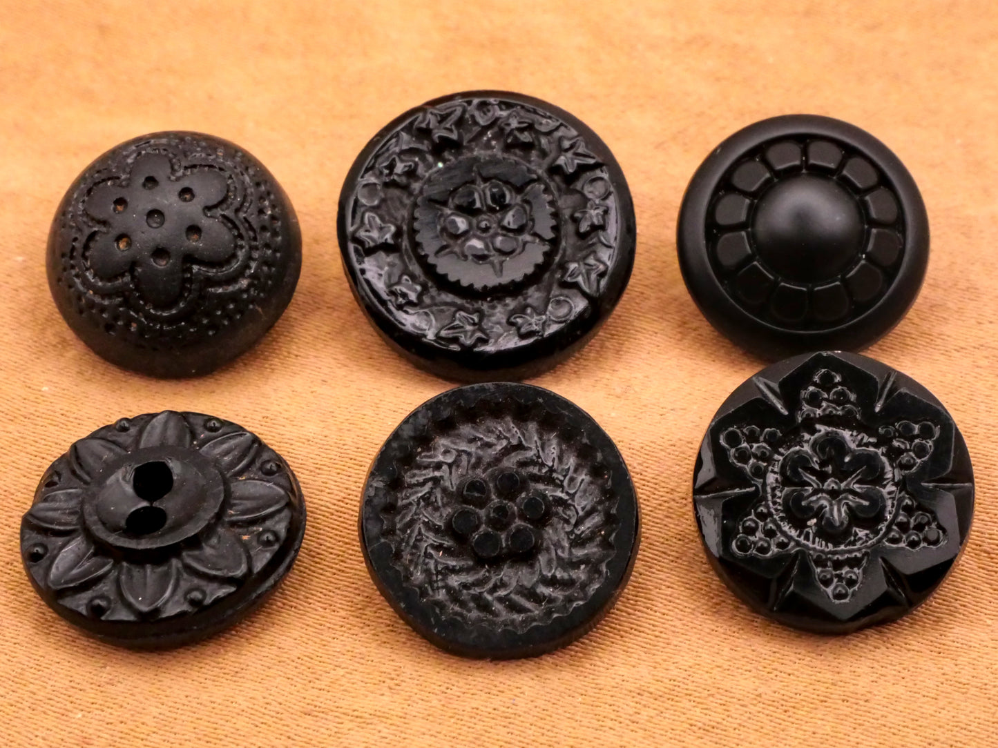 Flower Center Black Glass Button Various 13-16mm