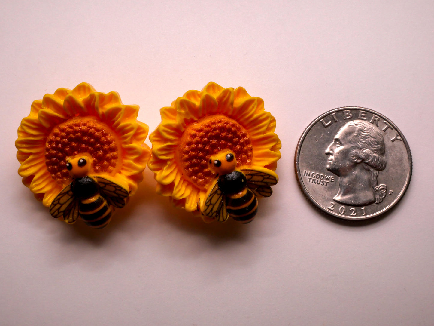 Sunflower Bee Insect Plastic Pair of Buttons 27x29mm