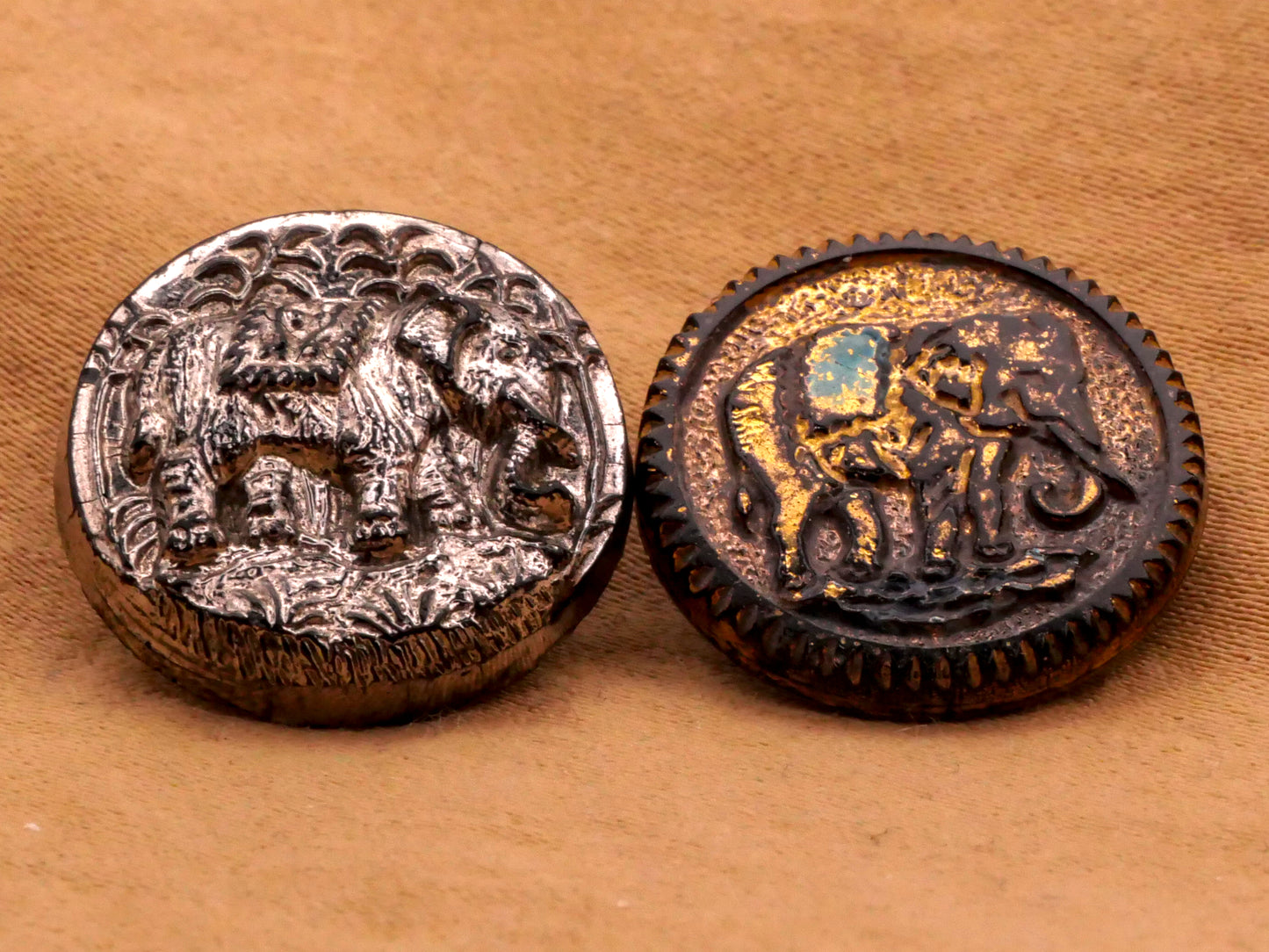 Elephant Antique Metallic Luster Black Glass Button Various 18mm
