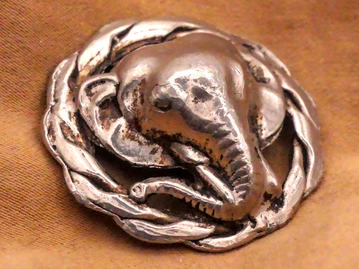 Elephant Head Rope Edge Silver Metal Button 29mm