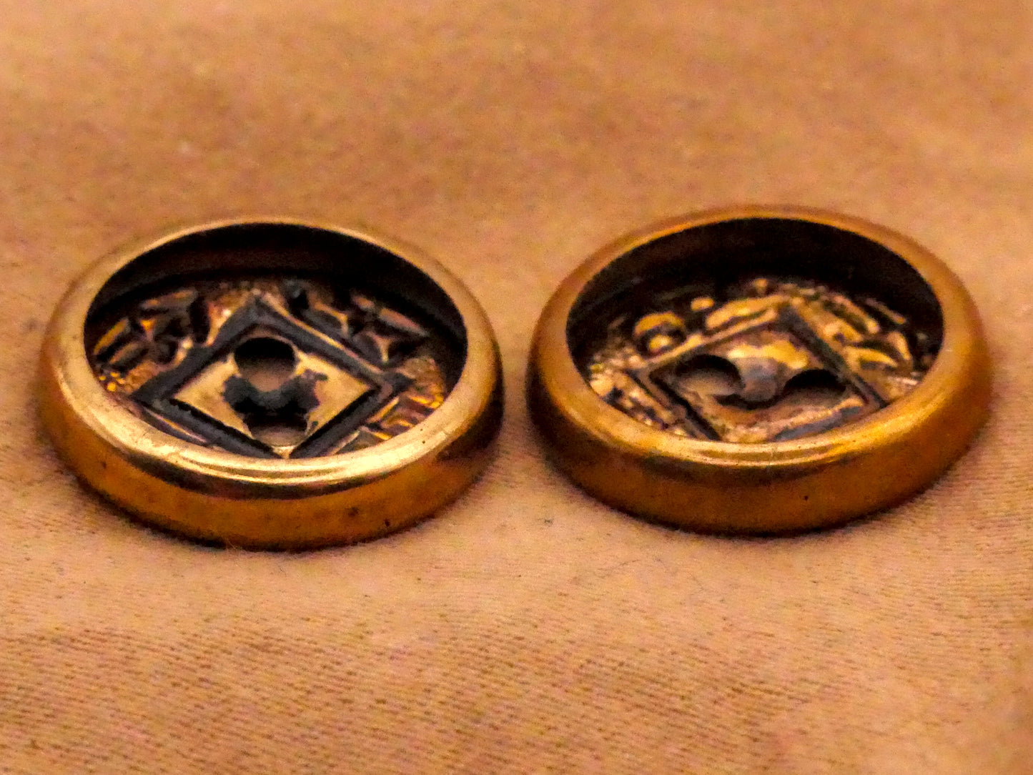Coin Money Asian Realistic Metal Pair of Buttons 16mm