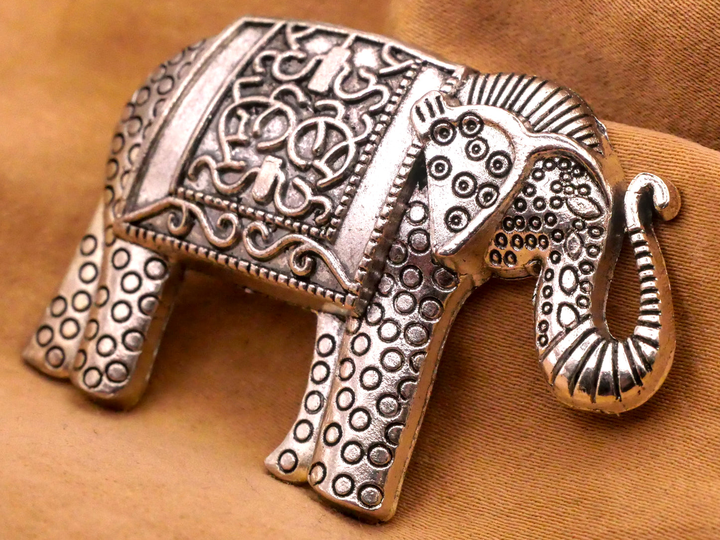 Elephant Patterned Silver Metal Large Button 34x50mm