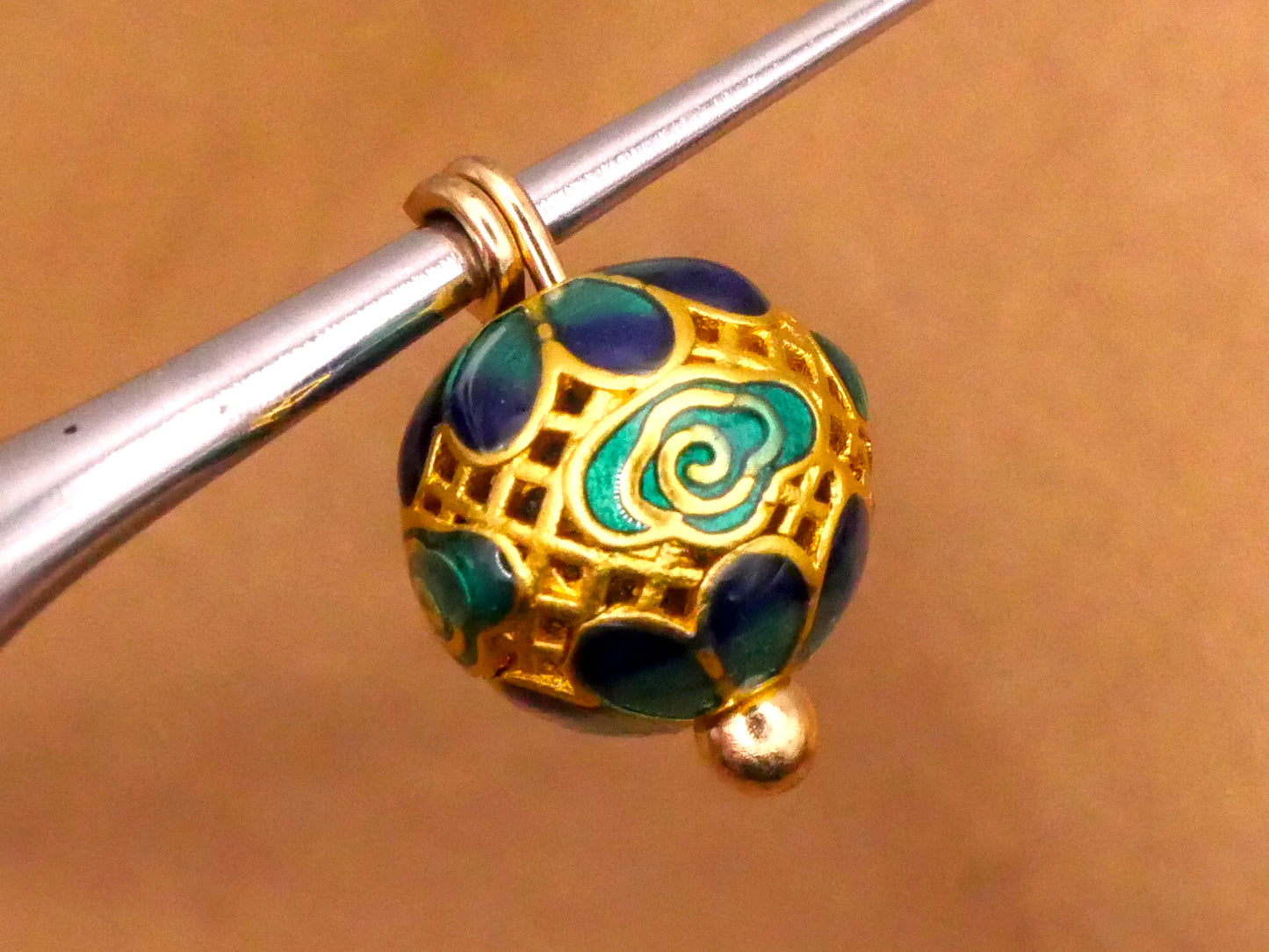 Lantern Cloud Design Pierced Enamel Gold Metal Button 10x15mm
