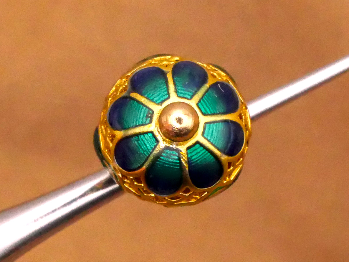 Lantern Cloud Design Pierced Enamel Gold Metal Button 10x15mm
