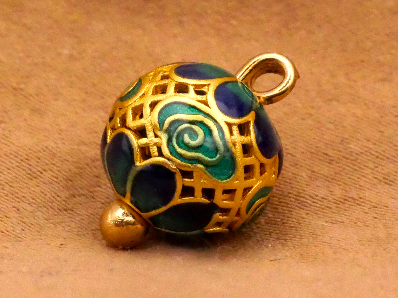 Lantern Cloud Design Pierced Enamel Gold Metal Button 10x15mm