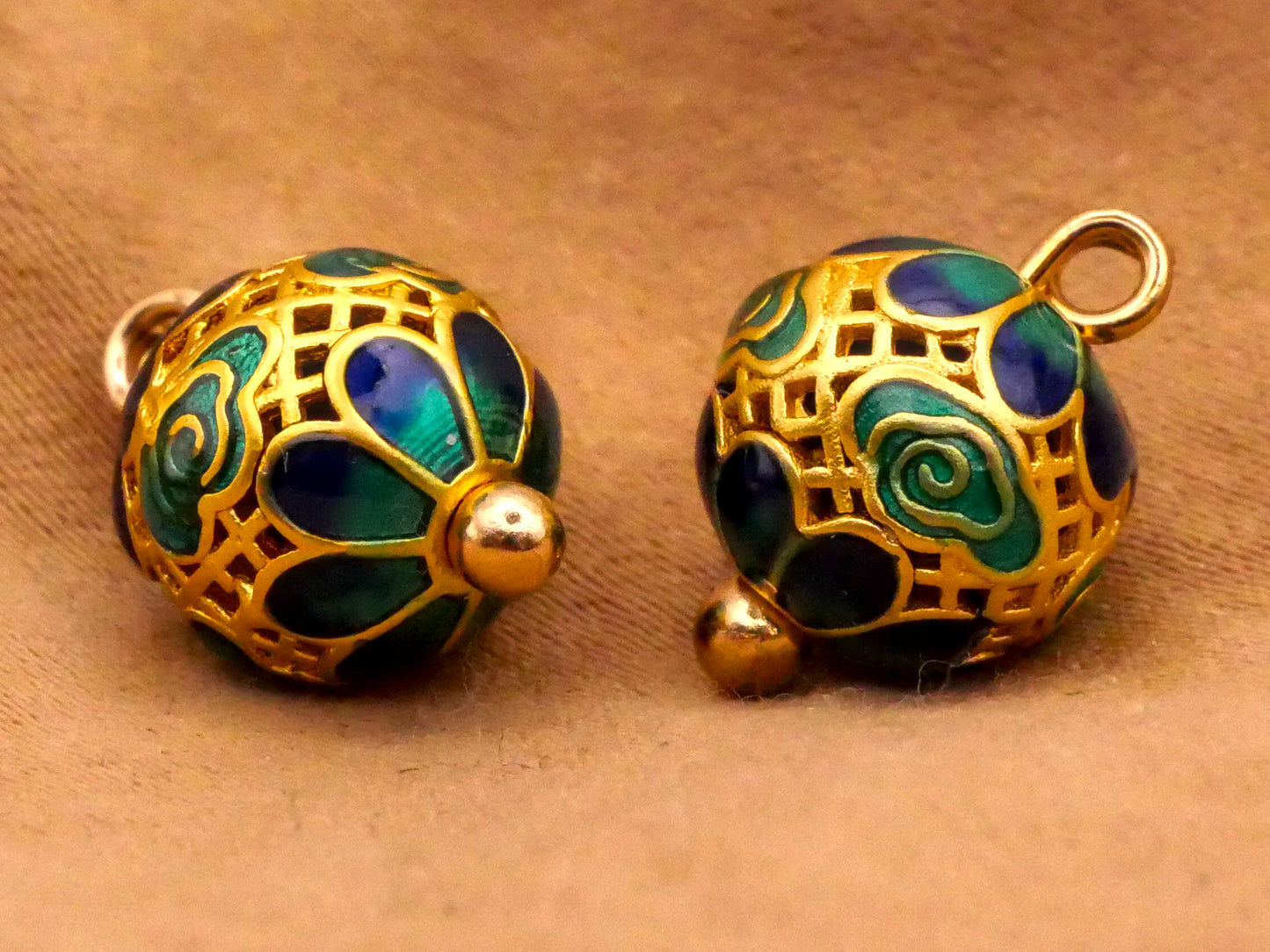 Lantern Cloud Design Pierced Enamel Gold Metal Button 10x15mm